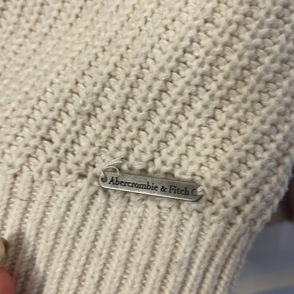 Abercrombie sweater - Picture 2 of 3